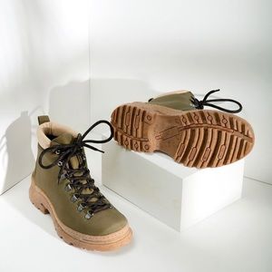 *NEW* Alice & Whittles Sage “The Weekend Boot”